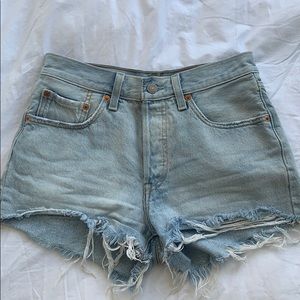 Light wash Levi’s Size 26 Shorts NWOT
